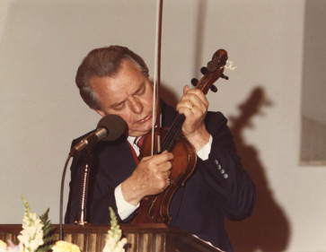 071114-byrd_tuning_fiddle