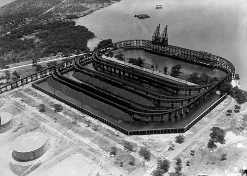 Pearl_Harbor_coaling_station_in_1919-020615